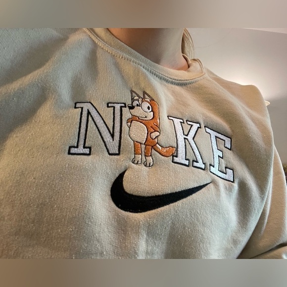 chili embroidered sweatshirt - Picture 2 of 6